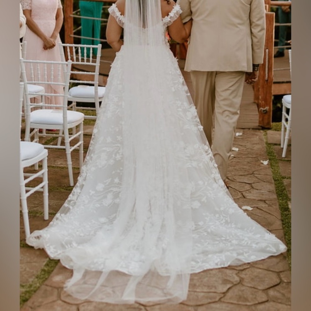 Calla Blanche wedding gown - Picture 3 of 17